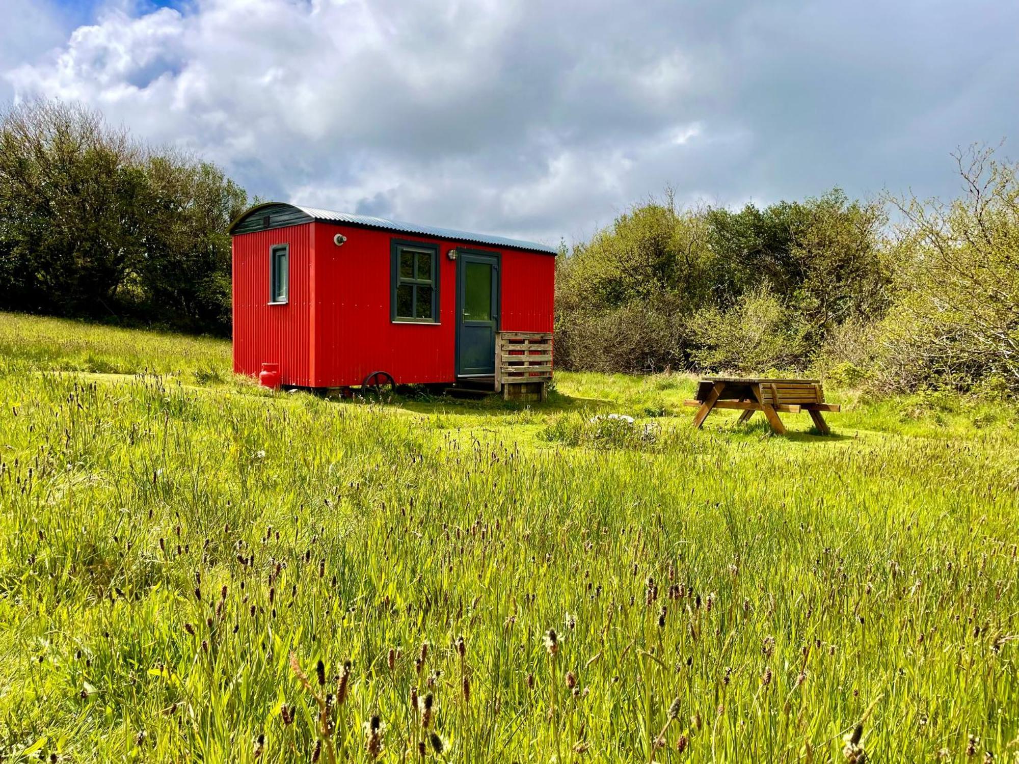 Stepping Stones Glamping Little Red Hotel Bantry Ngoại thất bức ảnh