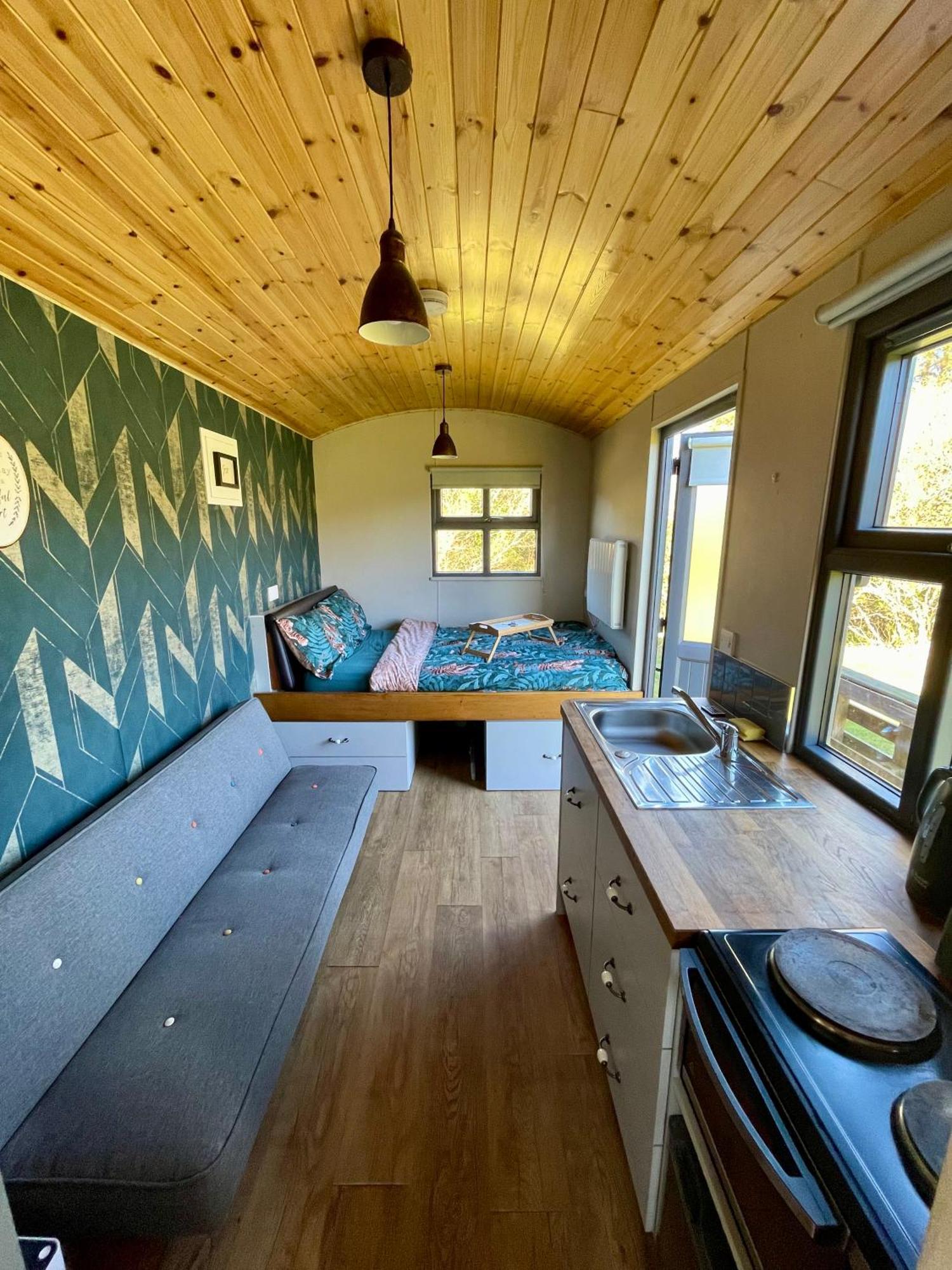 Stepping Stones Glamping Little Red Hotel Bantry Ngoại thất bức ảnh